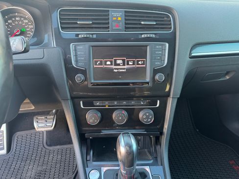 Used 2017 Volkswagen GTI Sport image 30