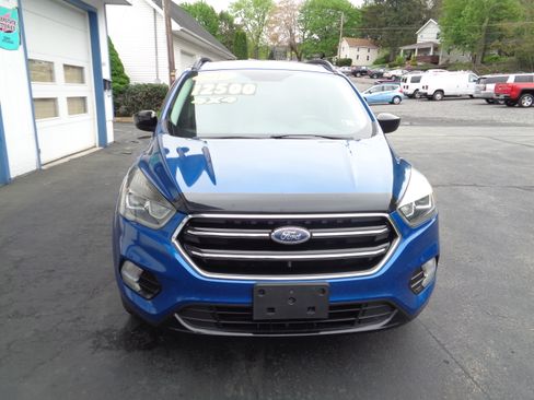 Used 2017 Ford Escape SE image 6
