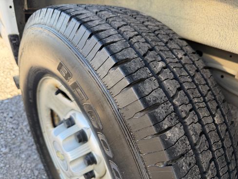 Used 2014 Chevrolet Express 2500 image 18