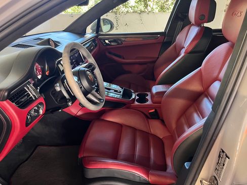Used 2023 Porsche Macan GTS AWD/4WD image 18