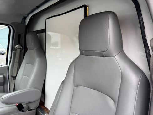 Used 2024 Ford E-350 and Econoline 350 image 17