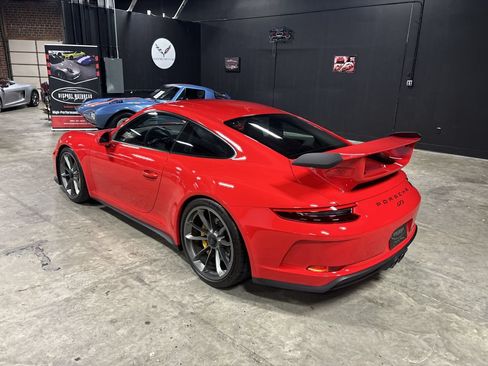 Used 2018 Porsche 911 GT3 RWD image 7