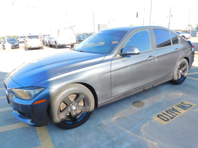 Used 2014 BMW 320i Sedan RWD image 4