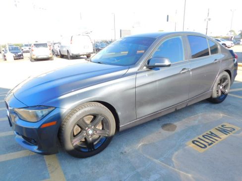 Used 2014 BMW 320i image 4