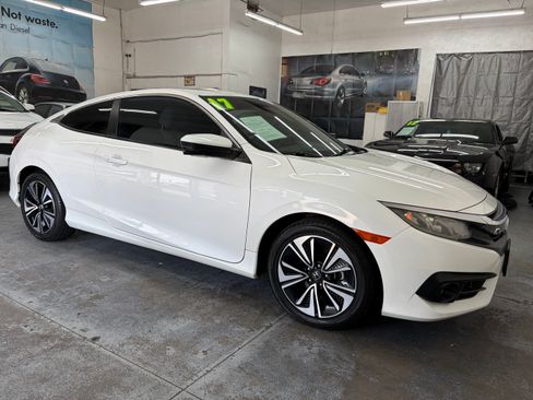 Used 2017 Honda Civic EX-T Coupe image 9