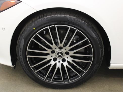Used 2025 Mercedes-Benz C 300 image 9