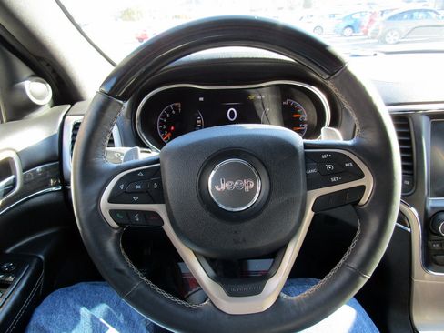 Used 2017 Jeep Grand Cherokee Overland image 22