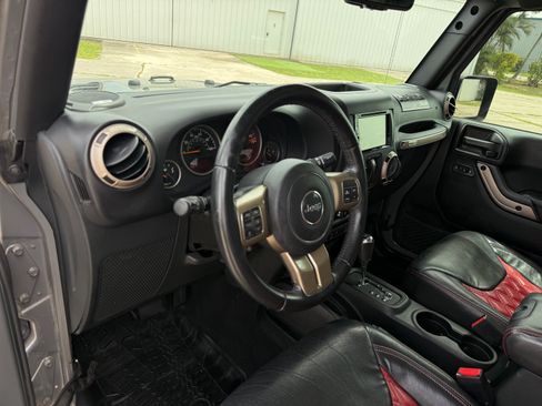 Used 2016 Jeep Wrangler 75th Anniversary AWD/4WD image 66