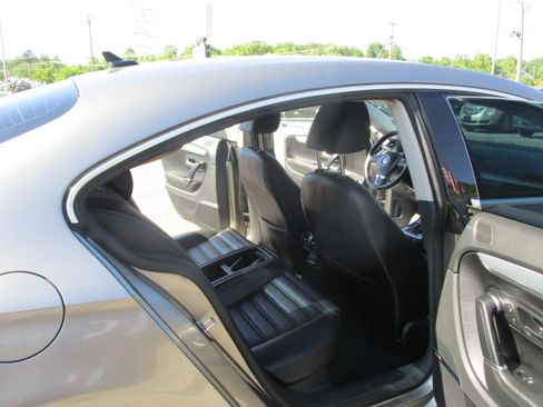 Used 2009 Volkswagen CC Luxury FWD image 25