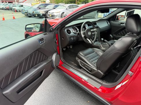 Used 2010 Ford Mustang GT Premium Coupe 2D RWD image 2