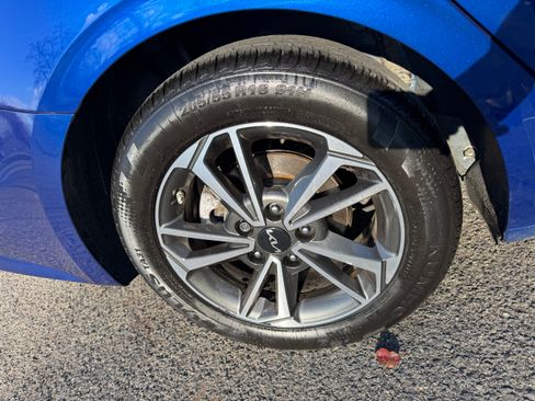 Used 2024 Kia Forte LXS image 27