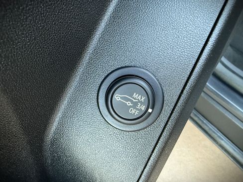 Used 2022 Chevrolet Equinox RS image 28