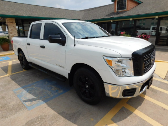 Used 2019 Nissan Titan S RWD image 2