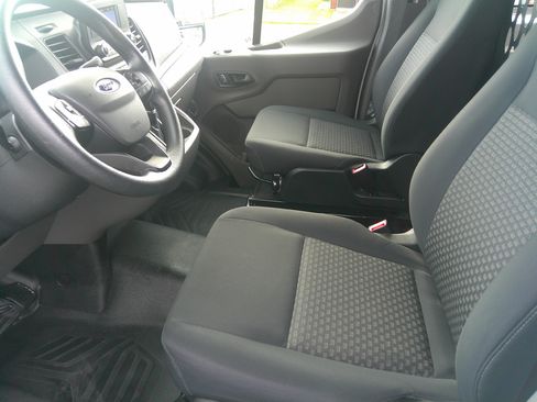 Used 2025 Ford Transit 250 Low Roof RWD image 9