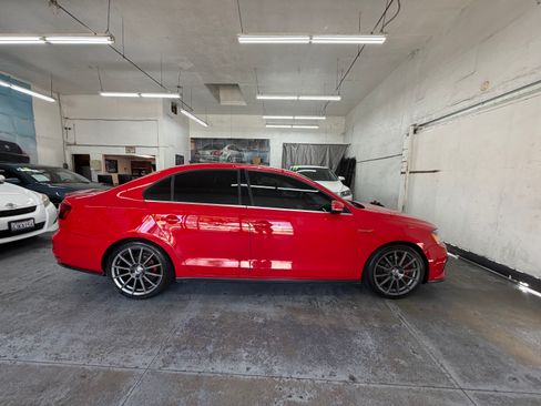 Used 2017 Volkswagen Jetta GLI SE Sedan FWD image 9