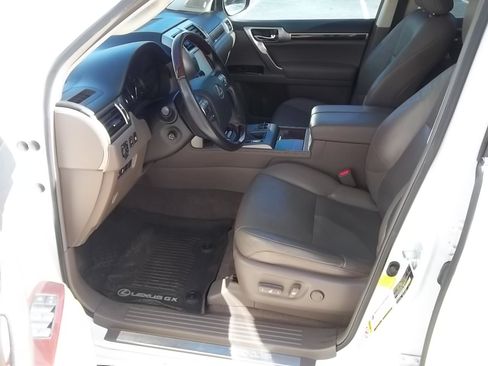 Used 2017 Lexus GX 460 Premium image 24