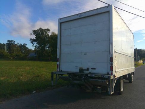 Used 2020 Isuzu NPR HD image 9