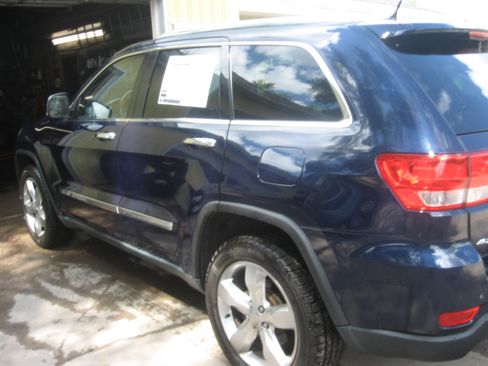 Used 2012 Jeep Grand Cherokee Overland image 6