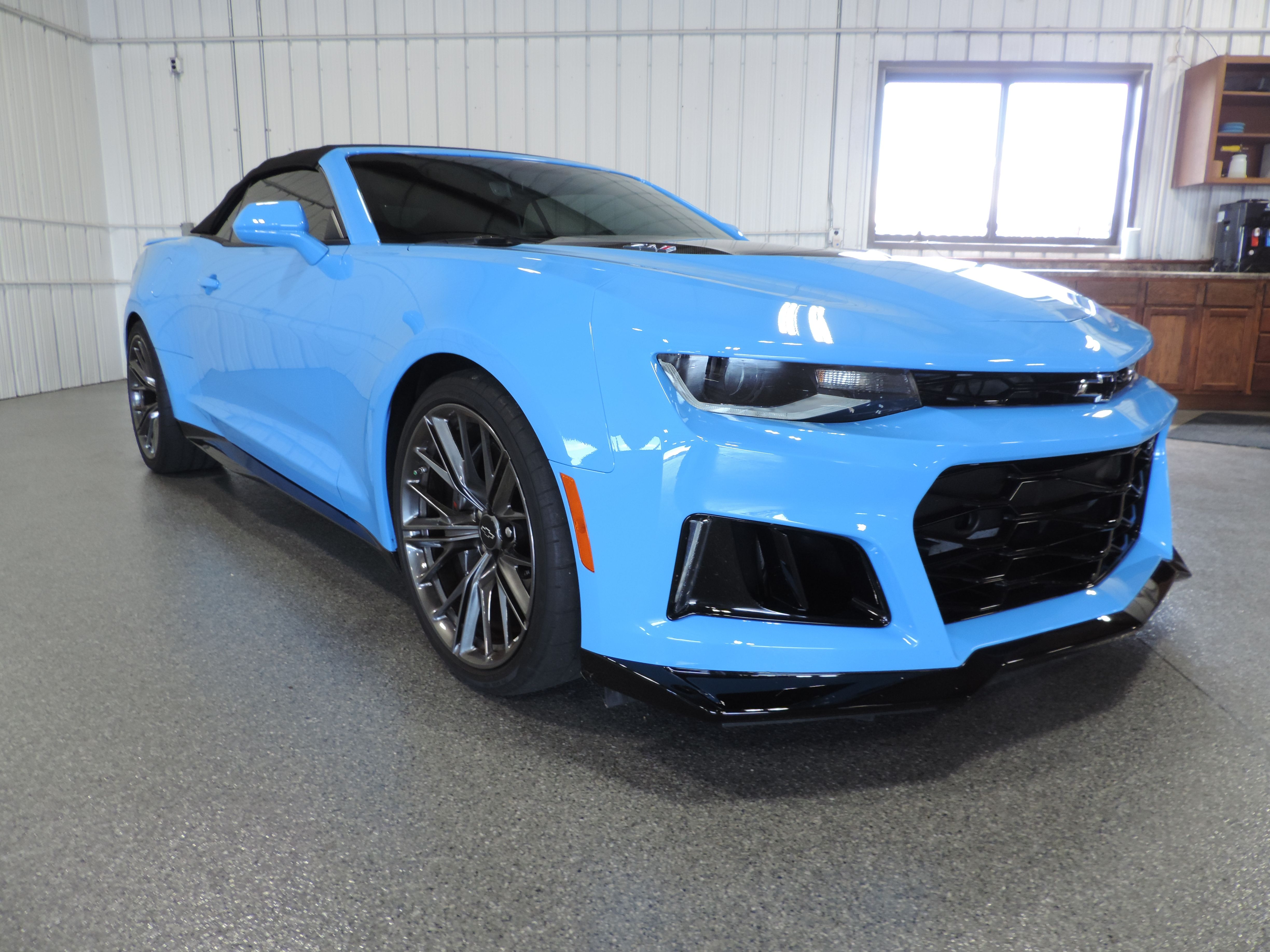 Used 2022 Chevrolet Camaro ZL1 Convertible RWD image 10