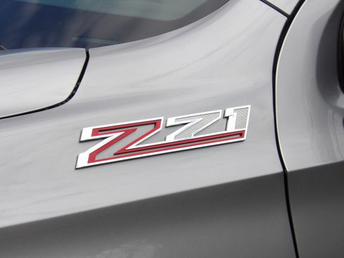 Used 2025 Chevrolet Suburban RST image 15