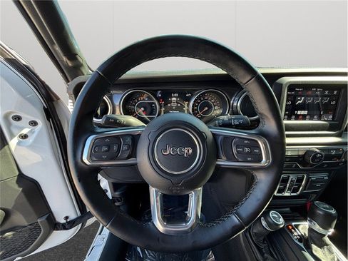 Used 2021 Jeep Wrangler Unlimited Sahara w/ Altitude image 21