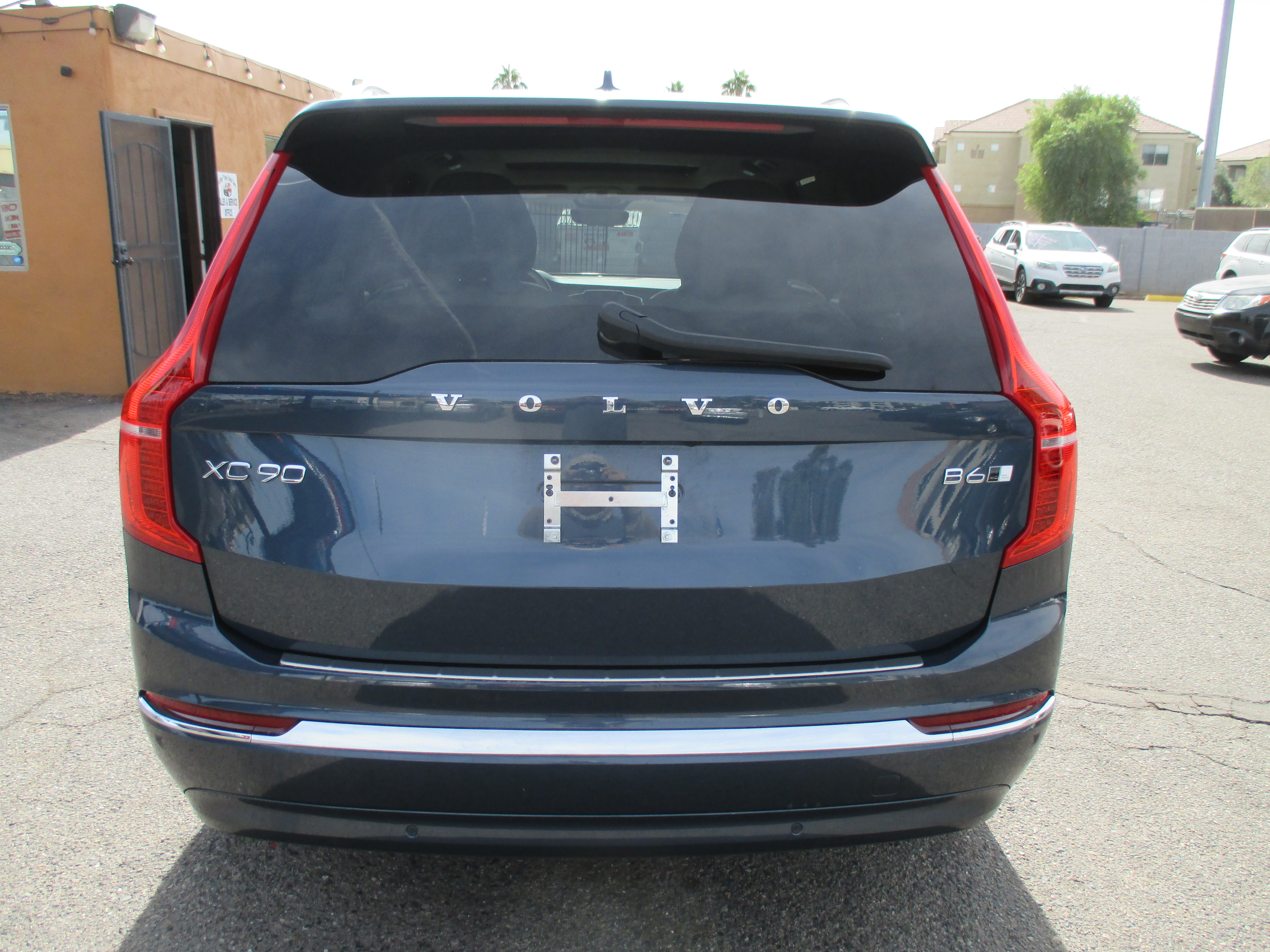 Used 2023 Volvo XC90 AWD B6 Plus Bright image 16