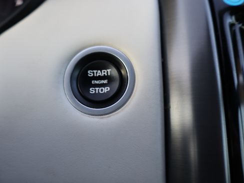 Used 2018 Land Rover Discovery HSE Luxury image 30