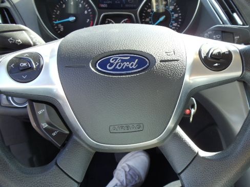 Used 2015 Ford Escape SE image 19