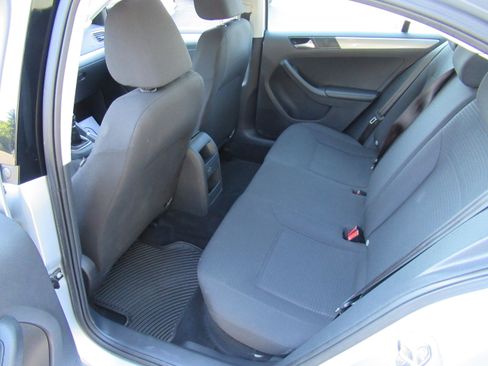Used 2016 Volkswagen Jetta SE image 17
