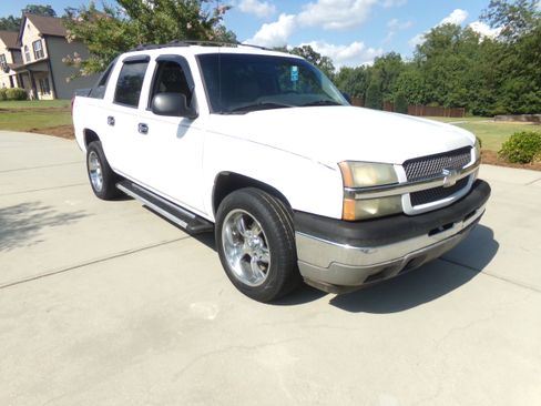 Used 2005 Chevrolet Avalanche LS image 7