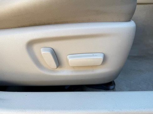 Used 2013 Toyota Camry XLE image 23