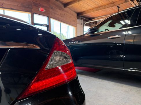 Used 2009 Mercedes-Benz CLS 550 w/ Premium Package image 32