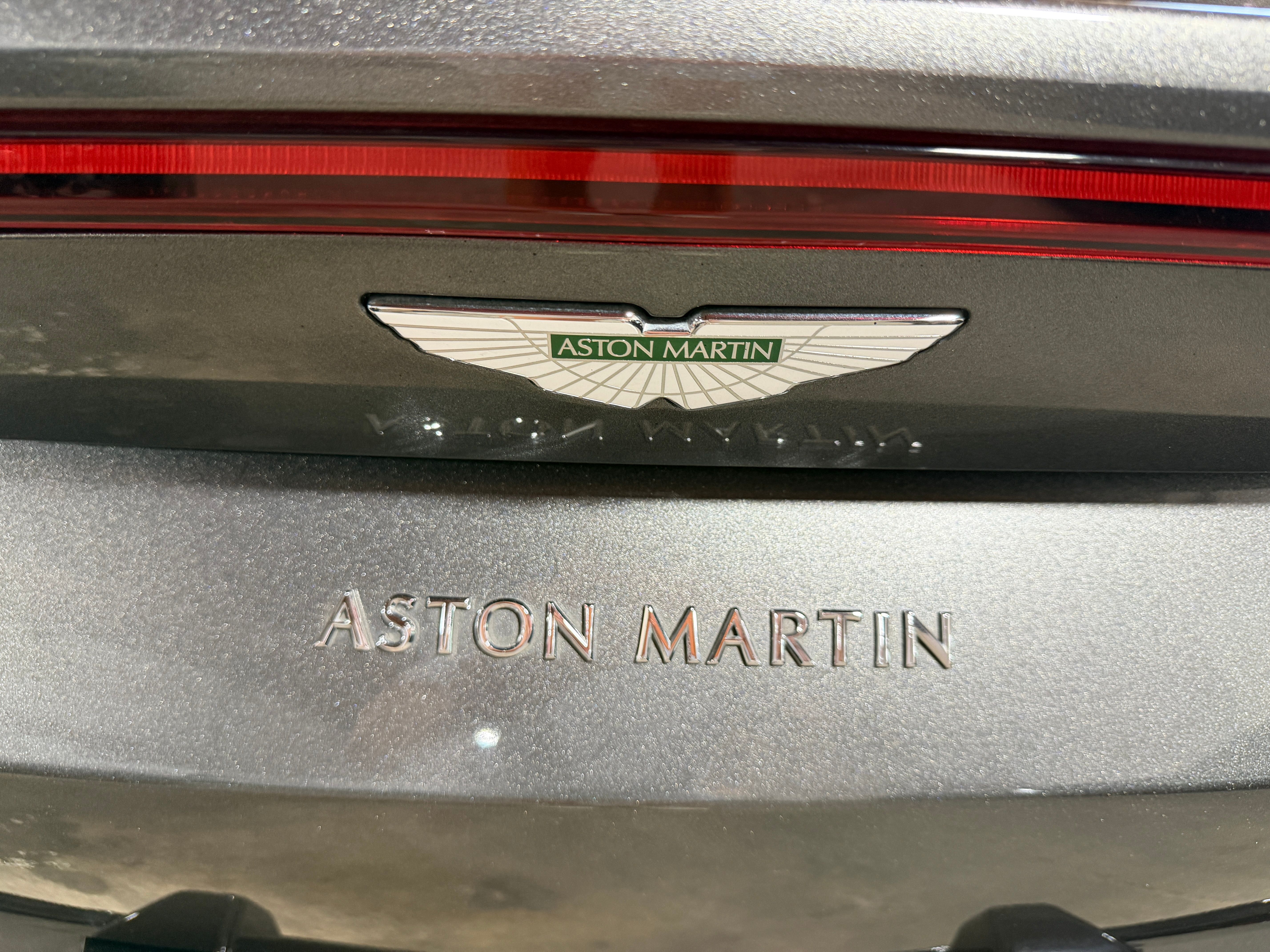 Used 2019 Aston Martin V8 Vantage Coupe RWD image 22