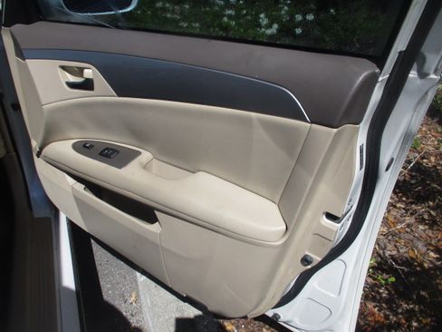 Used 2005 Toyota Avalon XLE image 17