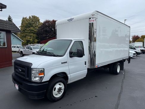 Used 2024 Ford E-350 and Econoline 350 image 8