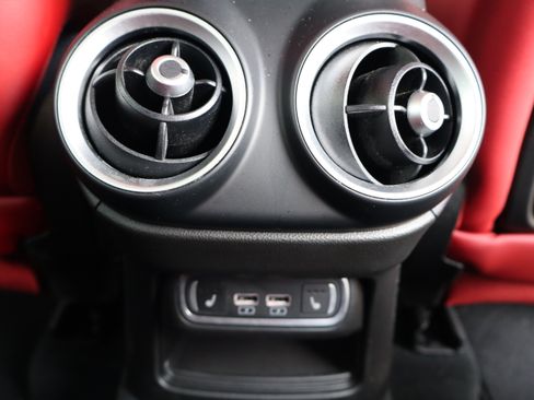 Used 2023 Alfa Romeo Stelvio Veloce image 19