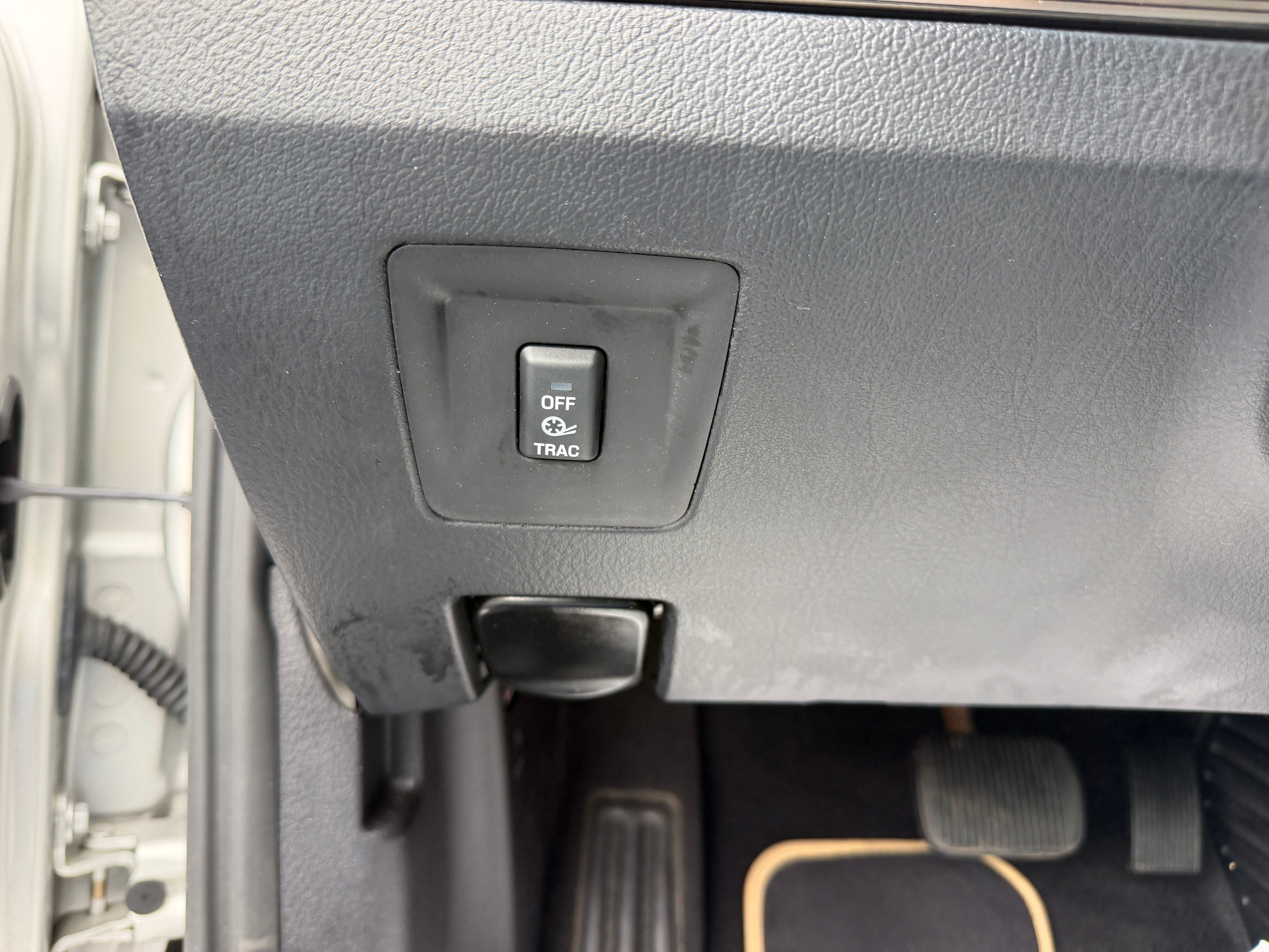 Used 2004 Ford Thunderbird UNAVAIL RWD image 9