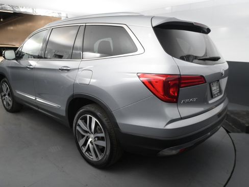 Used 2017 Honda Pilot Touring image 3