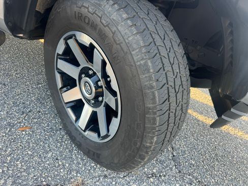 Used 2021 Toyota Tacoma SR5 image 21