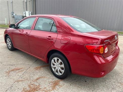 Used 2010 Toyota Corolla LE image 3