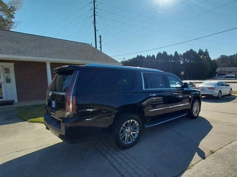 Used 2016 Cadillac Escalade ESV image 6