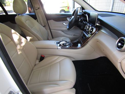 Used 2016 Mercedes-Benz GLC 300 image 13