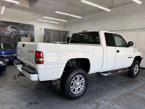 Used 1998 Dodge Ram 2500 Truck 4x4 Quad Cab image 6