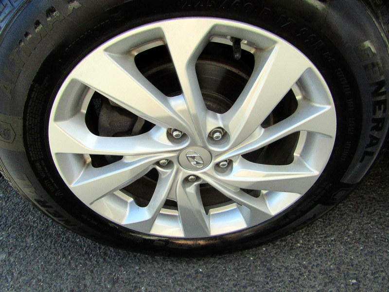 Used 2019 Hyundai Tucson AWD SE image 11