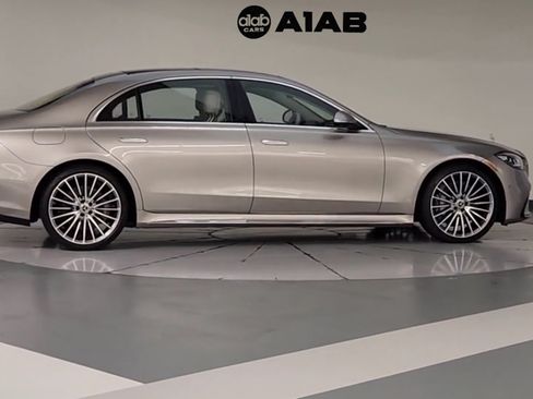 Used 2022 Mercedes-Benz S 500 image 11