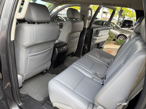 Used 2015 Toyota Sequoia 4WD SR5 image 16