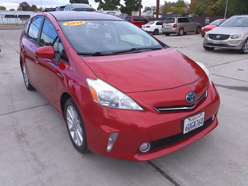 Used 2012 Toyota Prius V Five image 1