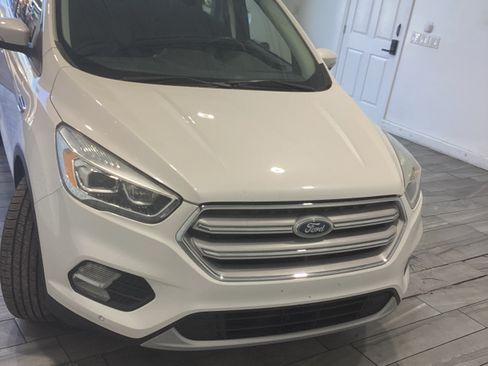 Used 2018 Ford Escape Titanium image 1
