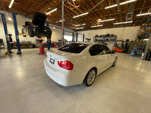 Used 2011 BMW 328i image 9