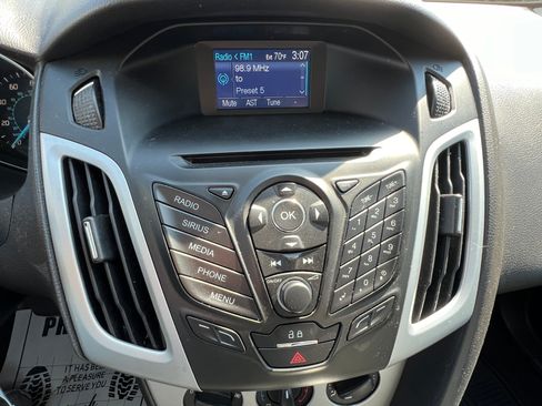 Used 2014 Ford Focus SE Hatchback FWD image 12